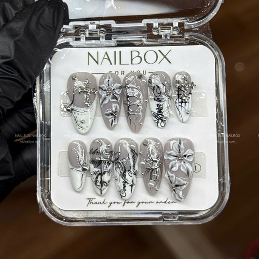 Silver Reverie-v Handmade Press-On Nails