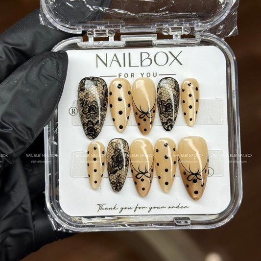 Noir Lace Handmade Press-On Nails