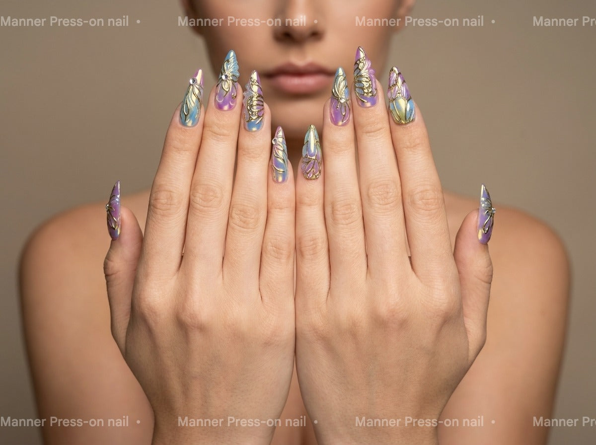 Fashion Muse 3D press-on nails worn on hand